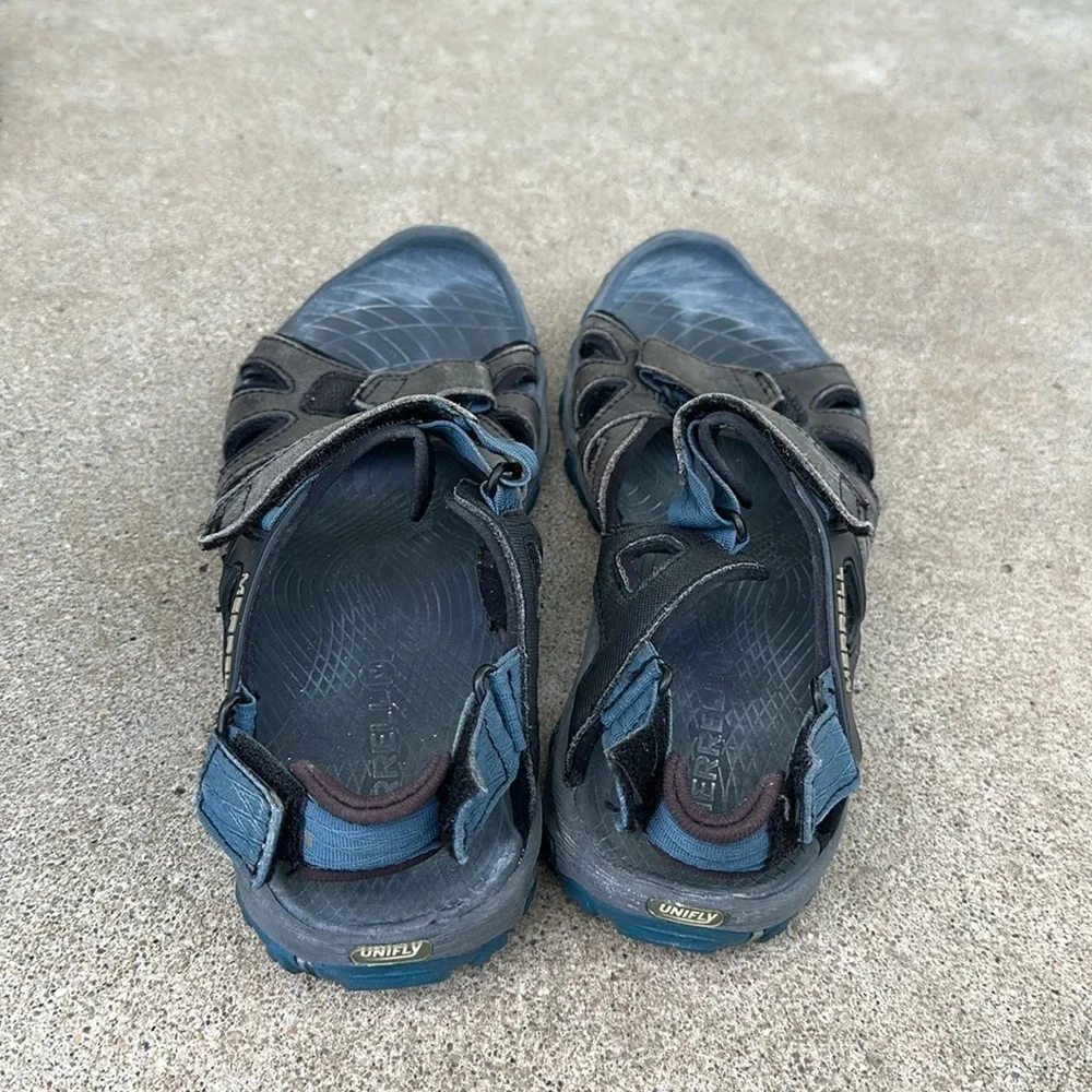 Men’s Merrell Sandals size 9
